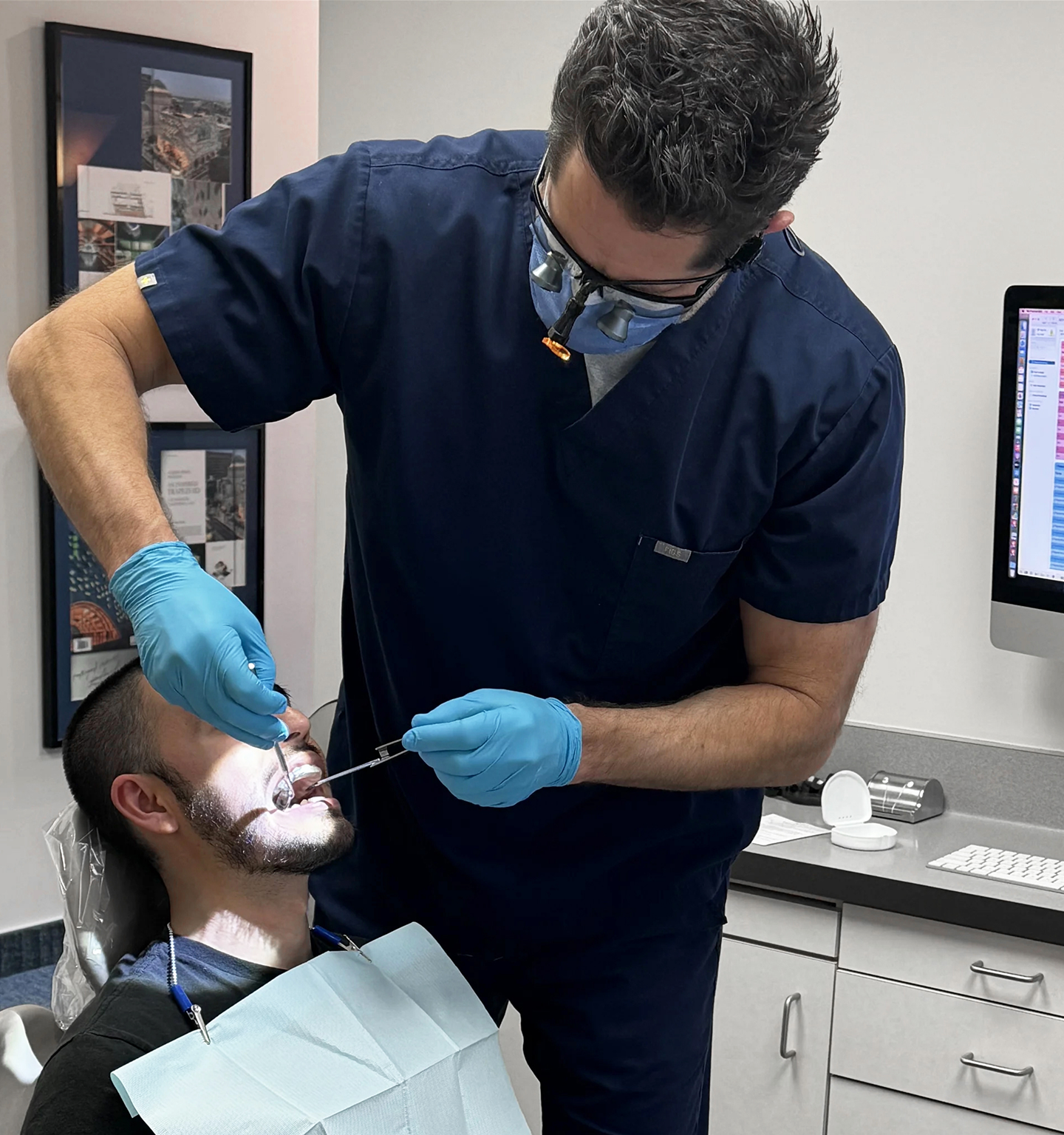 Dr. Adam Geach Dental Practitioner Specialized in Prosthodontics Oral Cancer Screenings