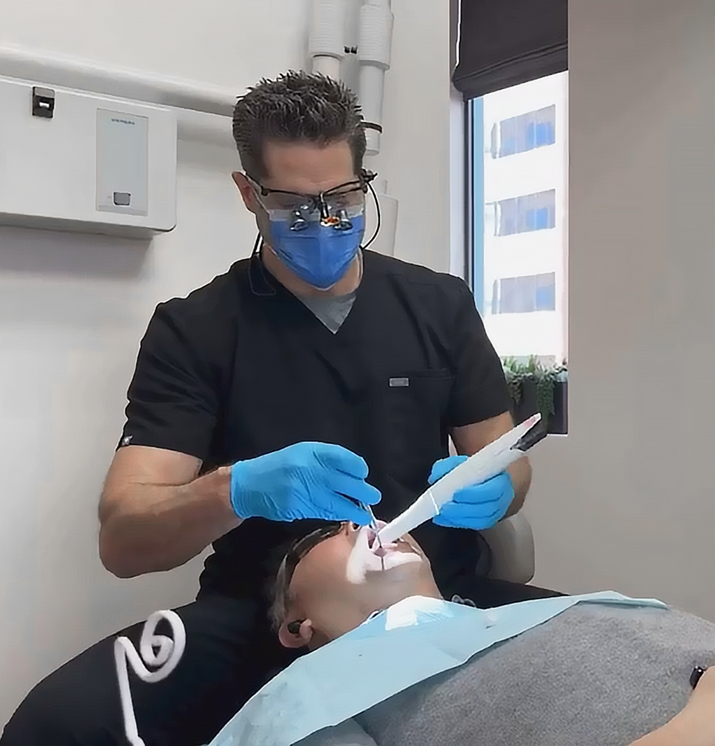 Dr. Adam Geach Dental Practitioner specialized in Prosthodontics Restorative Dentistry